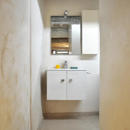Standard Mono 127 Bed & Breakfast