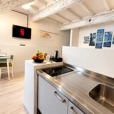 Standard Mono 127 Bed & Breakfast 3*